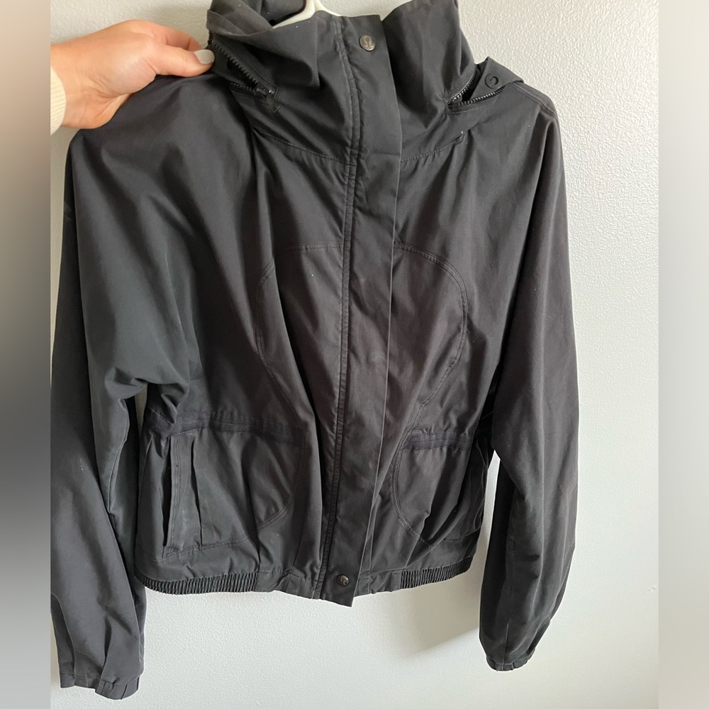 Lululemon Fall/Rain Jacket, size 4, great condition
